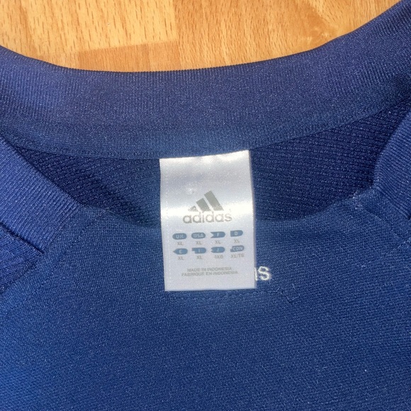 Oversized vintage navy adidas tee - Picture 5 of 5